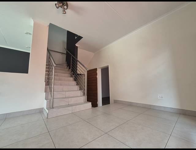 3 BEDROOM DUPLEX TO LET IN GLEN MARAIS